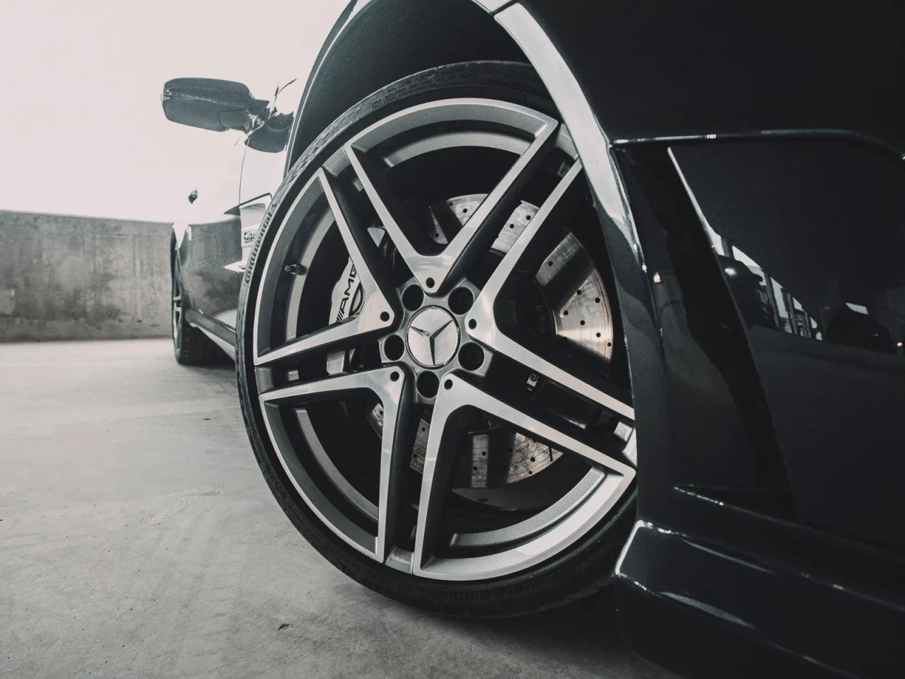 Mercedes-Benz SL 63 AMG V8 Roadster 28