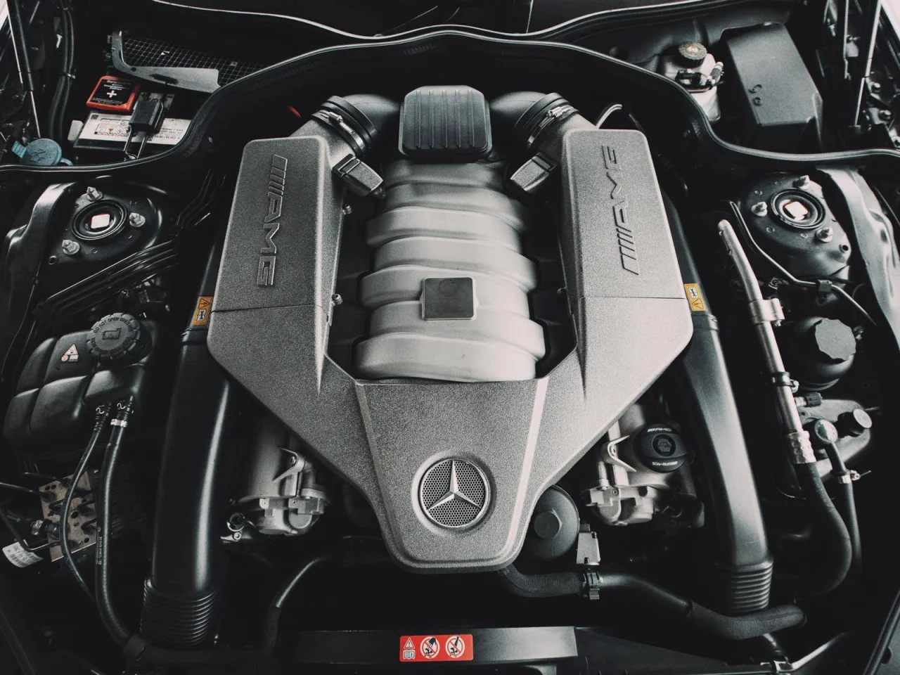 Mercedes-Benz SL 63 AMG V8 Roadster 21