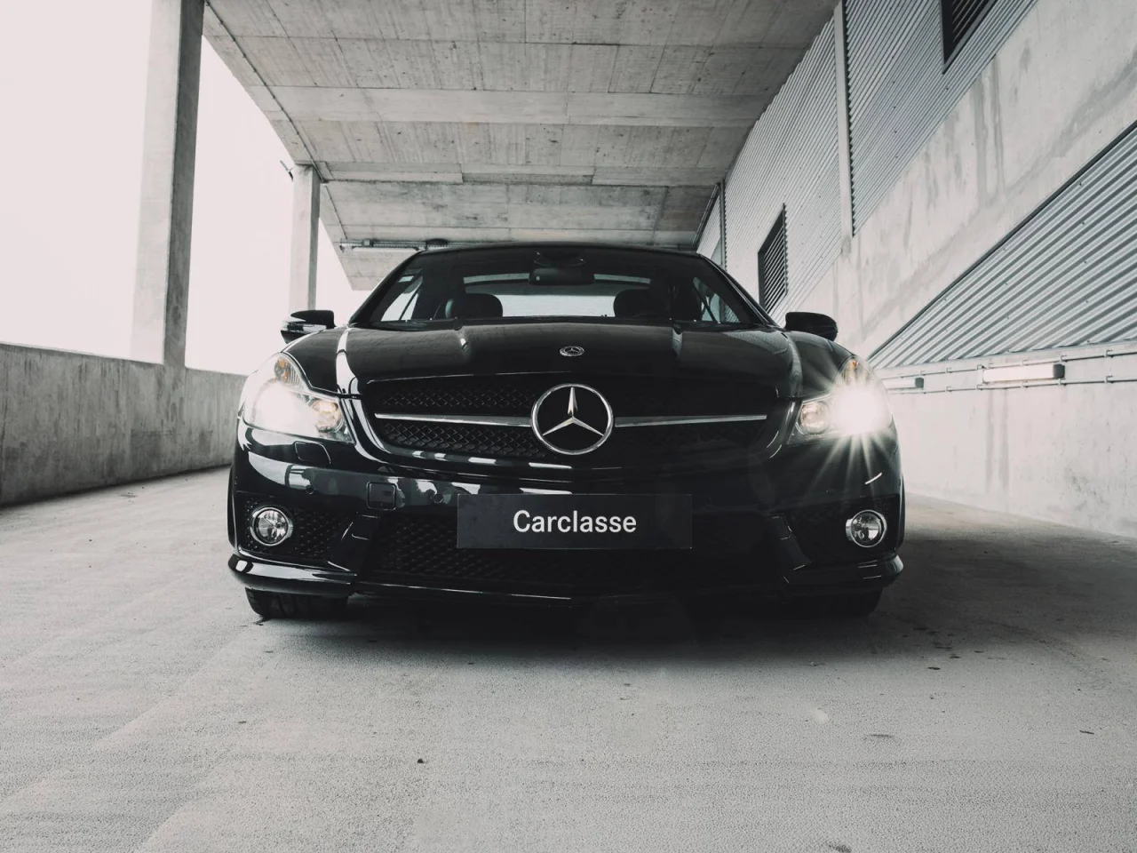 Mercedes-Benz SL 63 AMG V8 Roadster 36