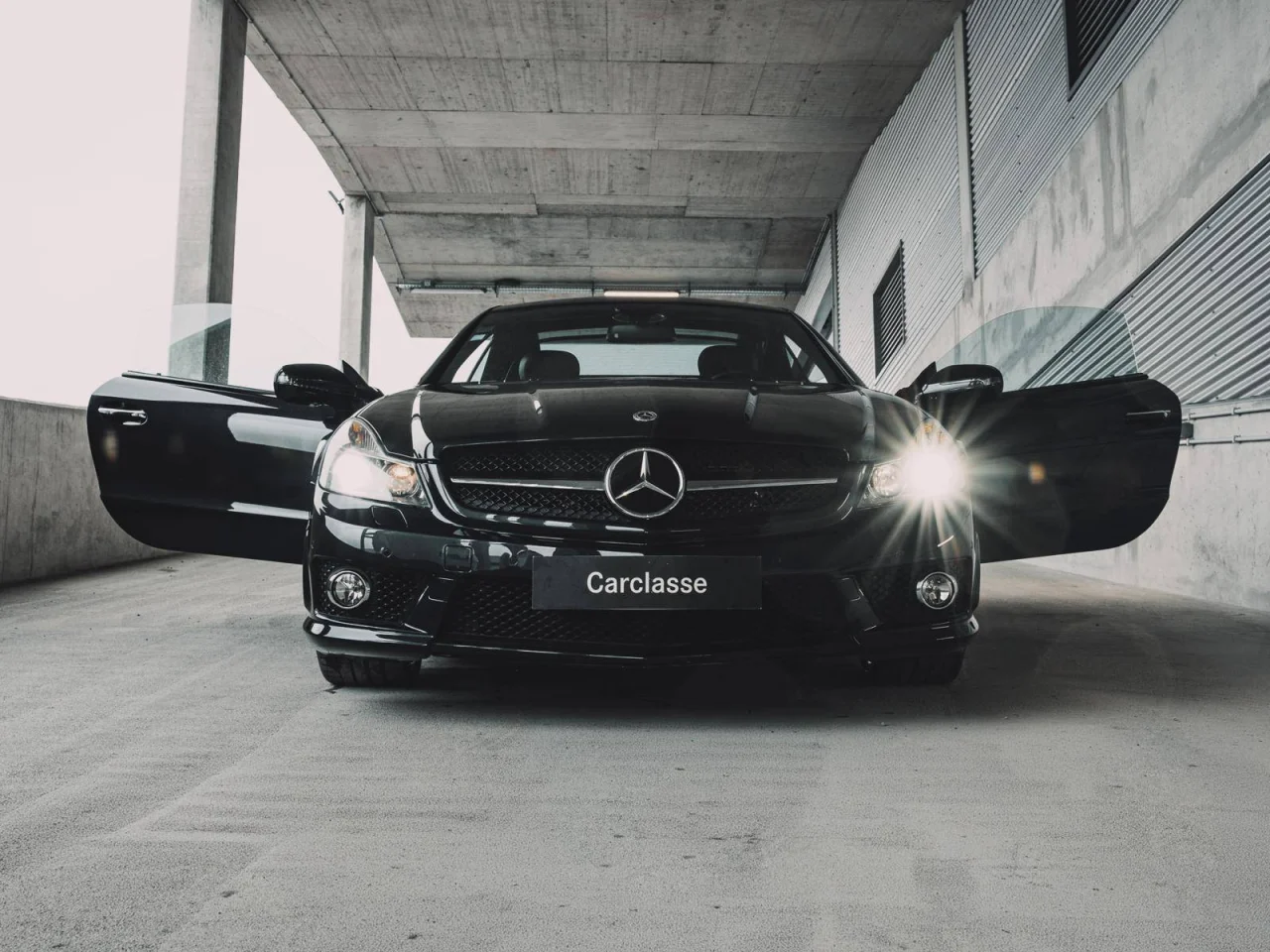 Mercedes-Benz SL 63 AMG V8 Roadster 35