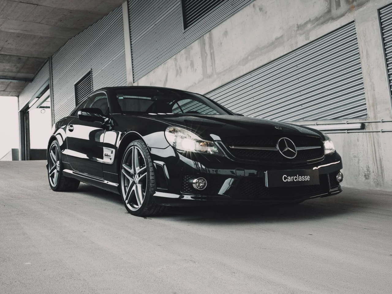 Mercedes-Benz SL 63 AMG V8 Roadster 40