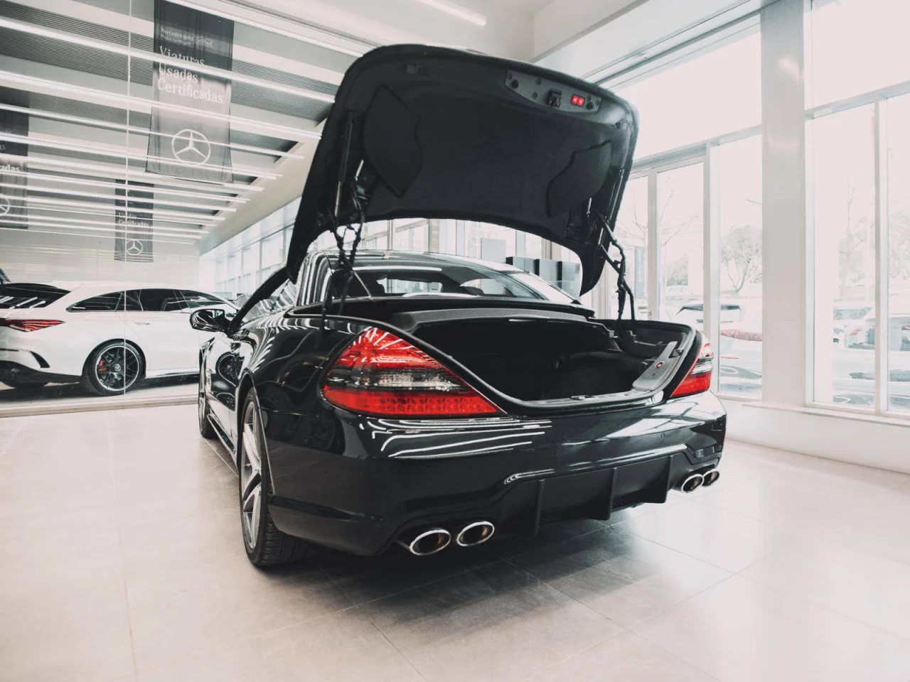 Mercedes-Benz SL 63 AMG V8 Roadster 34