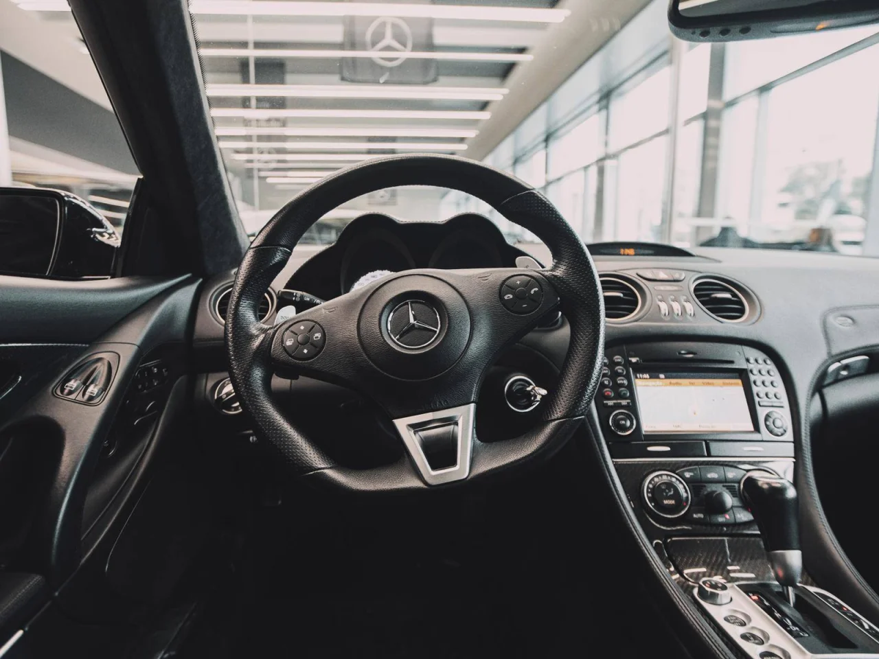 Mercedes-Benz SL 63 AMG V8 Roadster 1