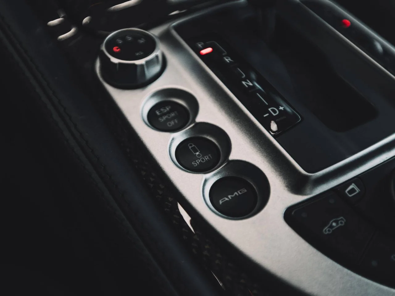 Mercedes-Benz SL 63 AMG V8 Roadster 15