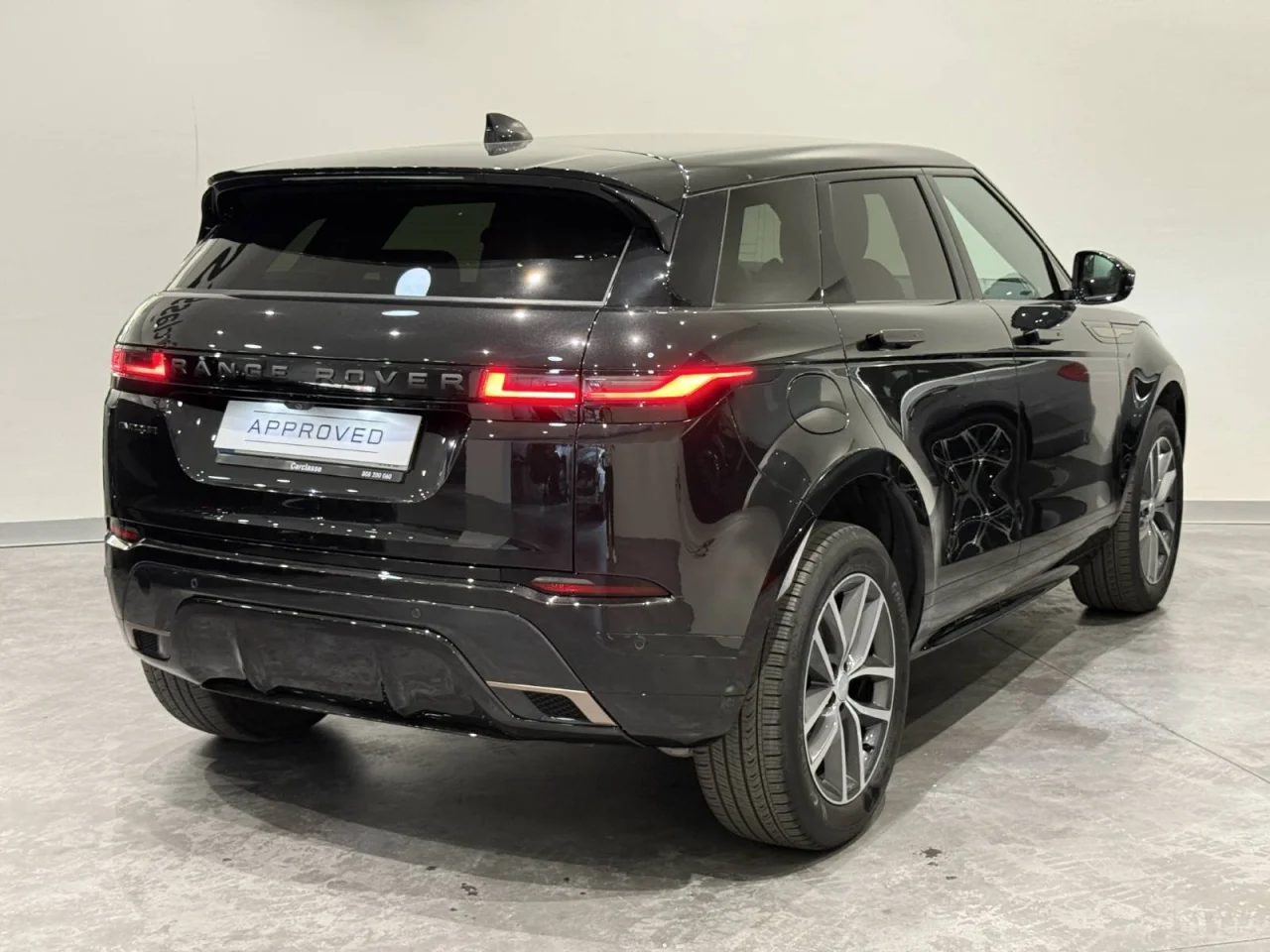 Land Rover Evoque P300e Dynamic SE 13