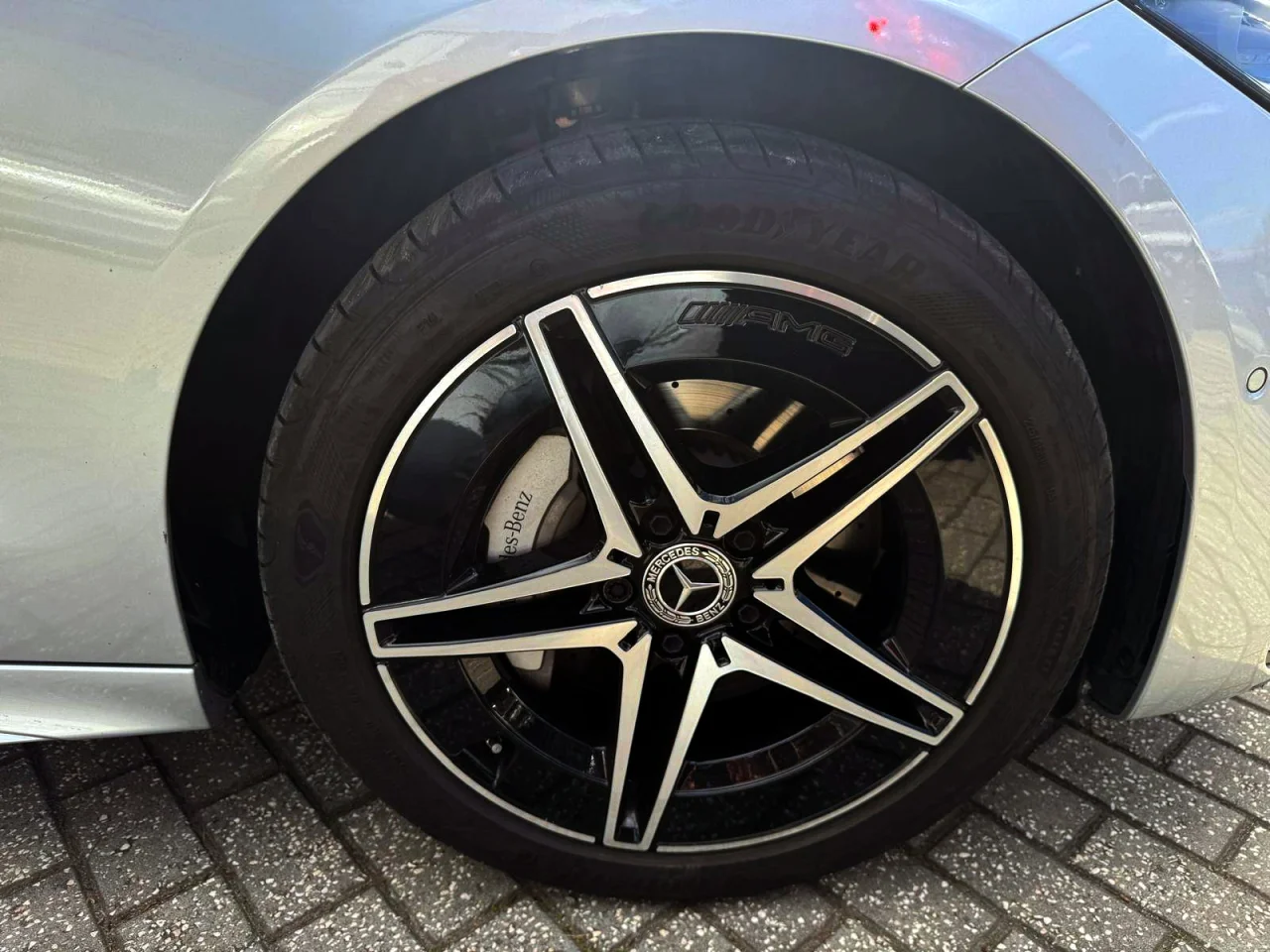 Mercedes Classe C 300e Sation AMG Premium 17