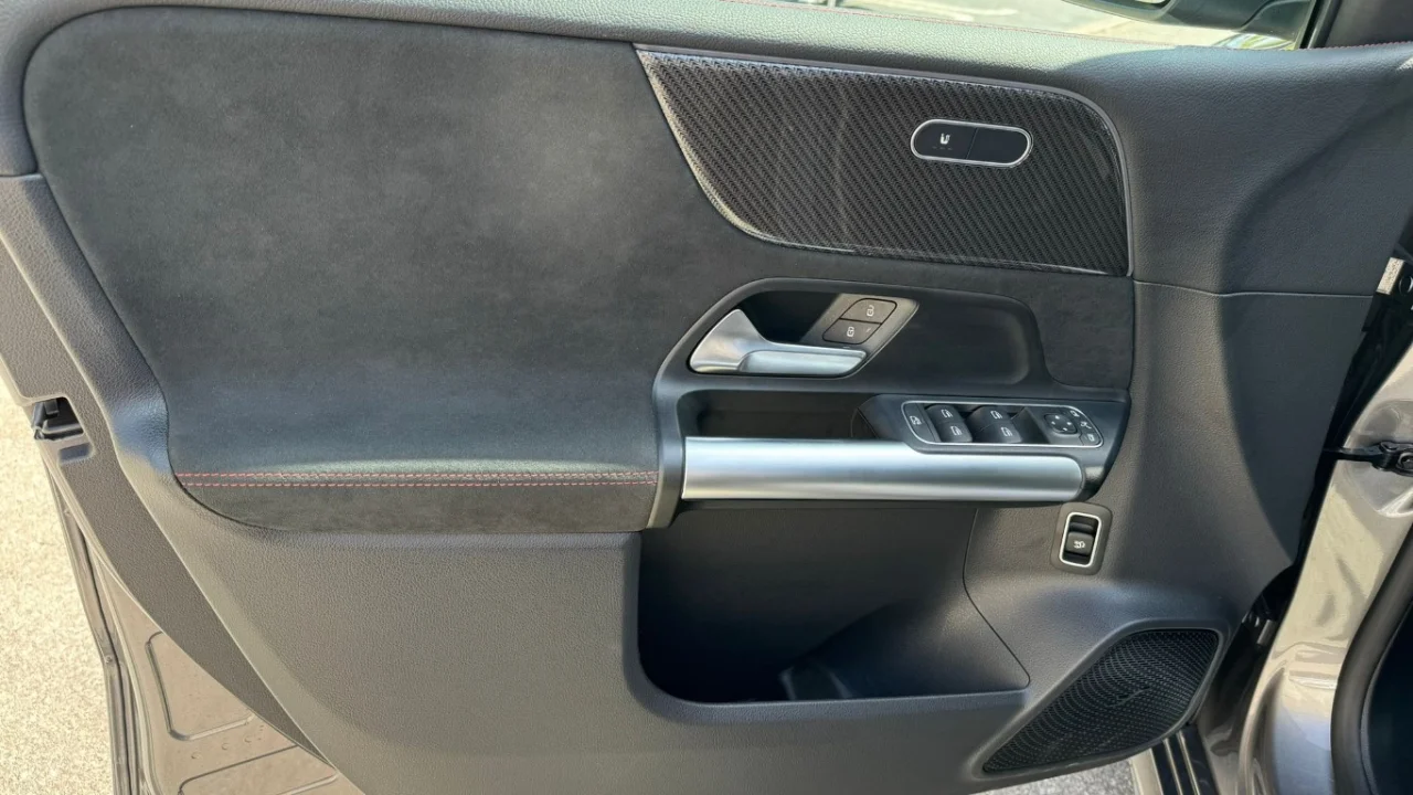 Mercedes Classe B 180d AMG 5