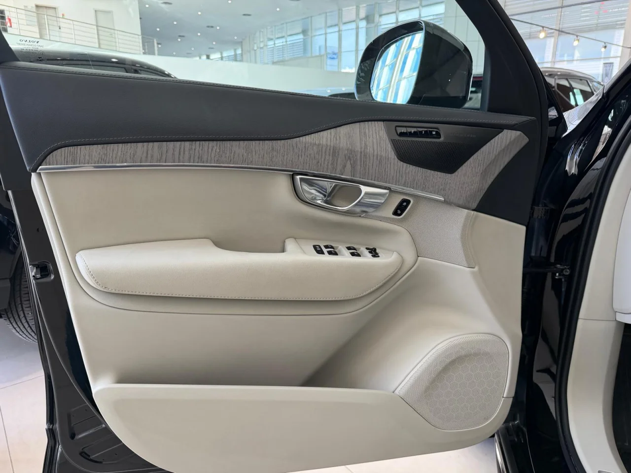 Volvo XC90 T8  Plus Dark 7 Lugares 6