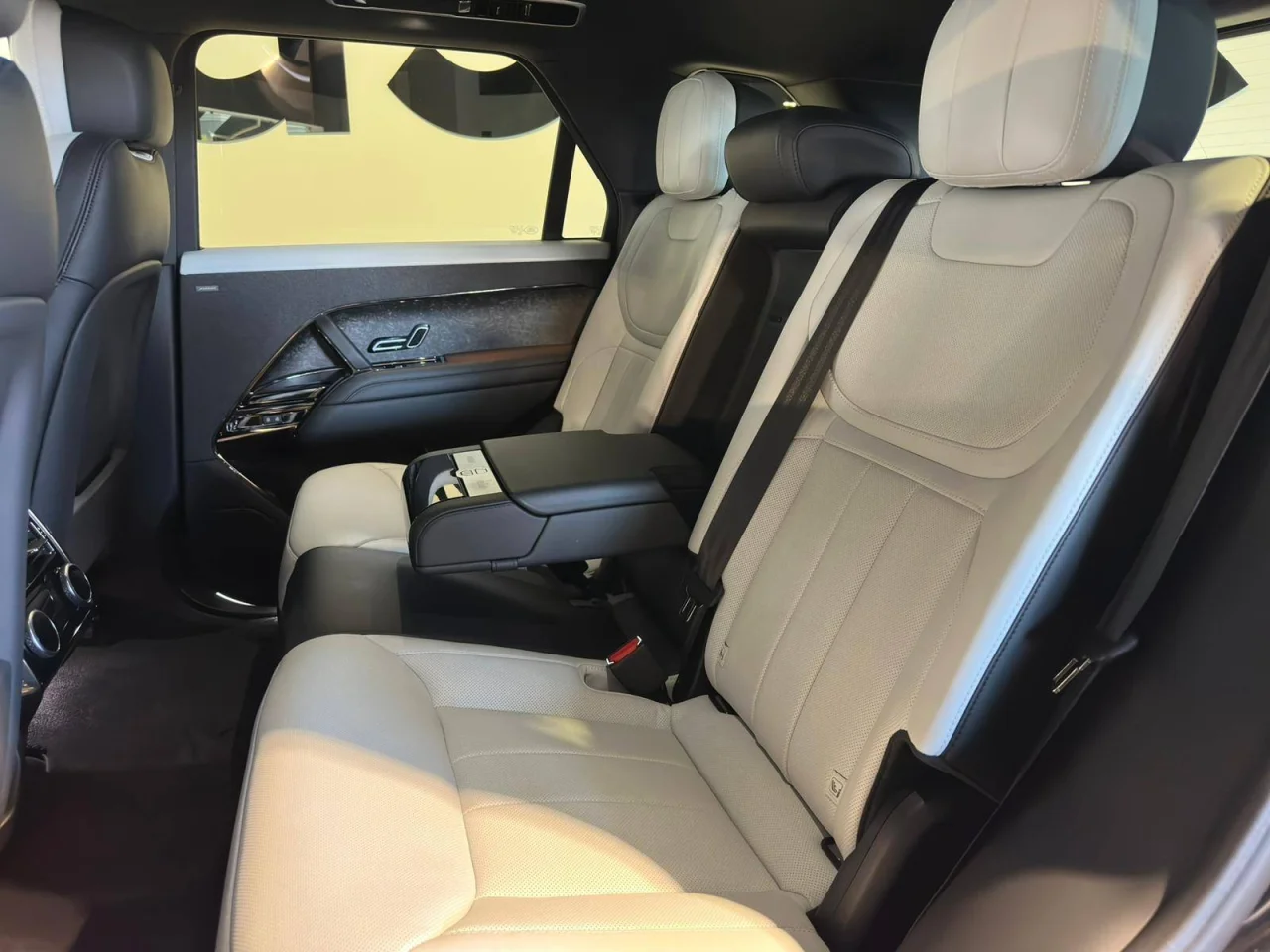 Land Rover Range Rover Sport 3.0 P 440 e PHEV First Edition 4