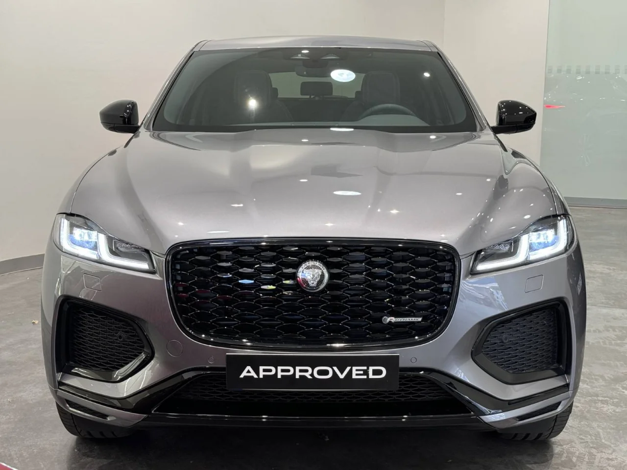Jaguar F-Pace P 400e PHEV R-Dynamic S 17