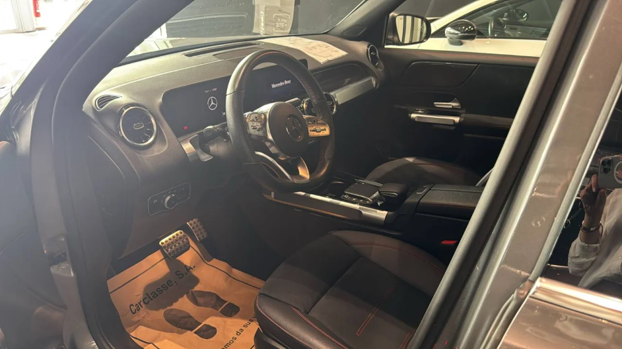 Mercedes Classe GLB 180d AMG - 7 Lugares 1