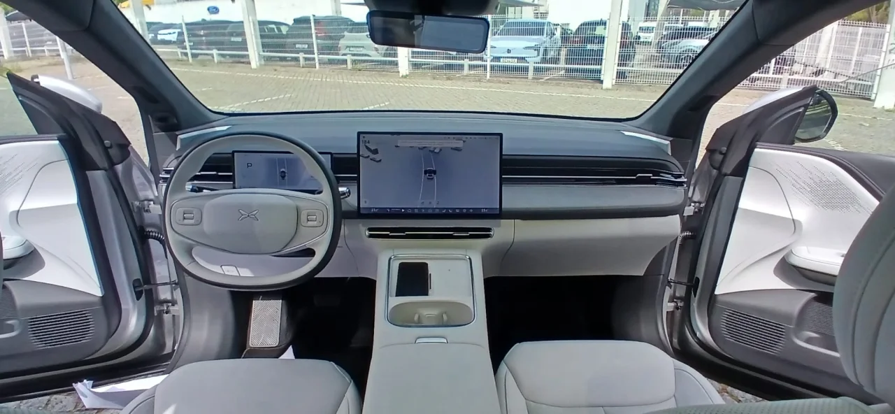 Xpeng	G6 MY 25	RWD LONG RANGE 80,8 Kwh 2