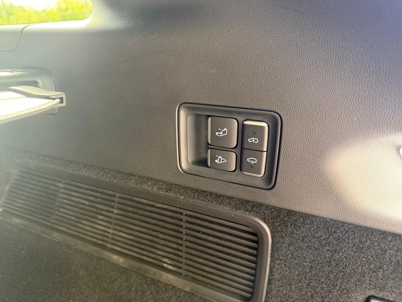 Xpeng	G9	AWD PERFORMANCE 98kWh 15