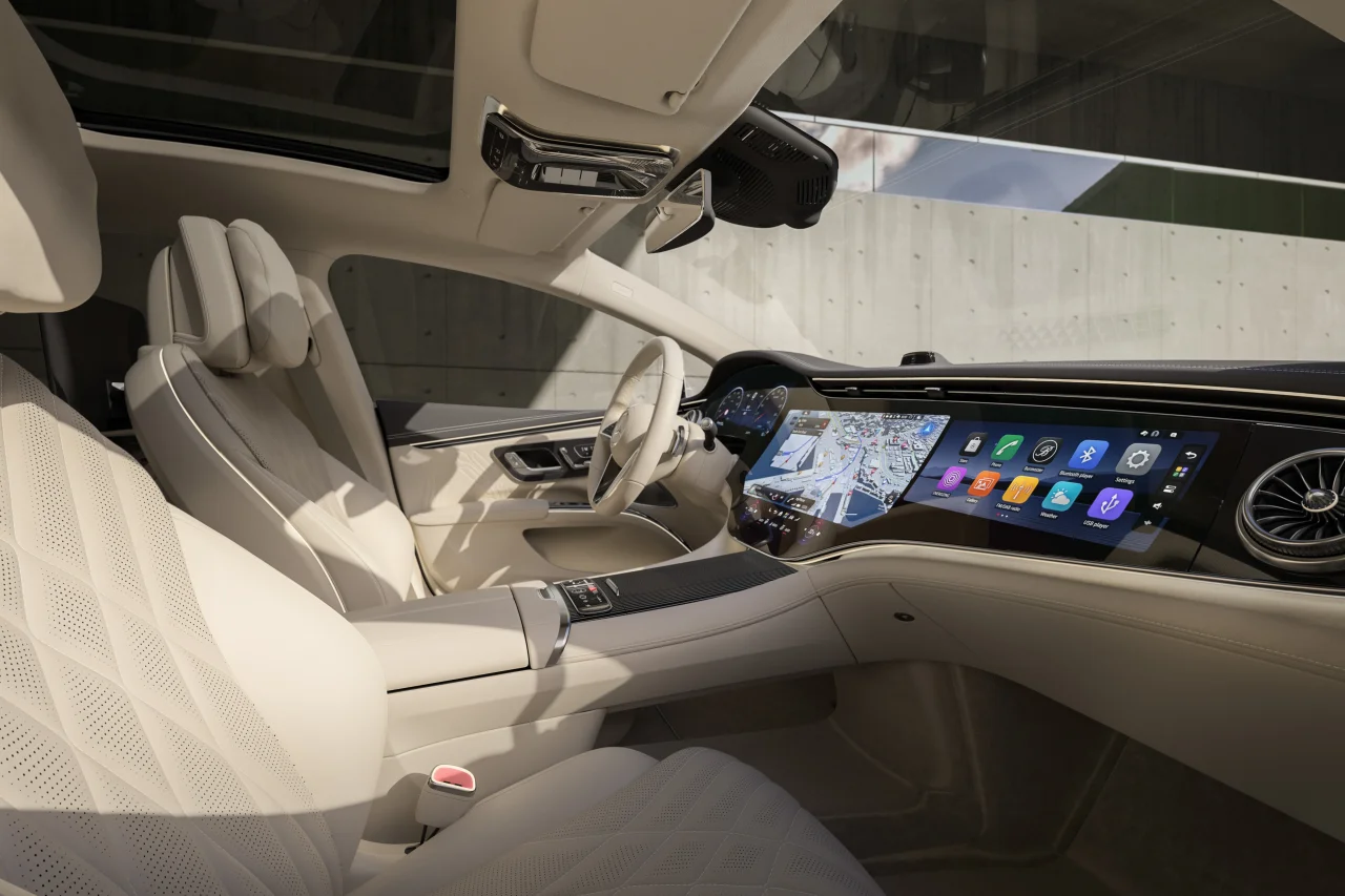 O novo Mercedes-Benz EQS: Mais inteligente do que nunca. Mais longe do que nunca 4