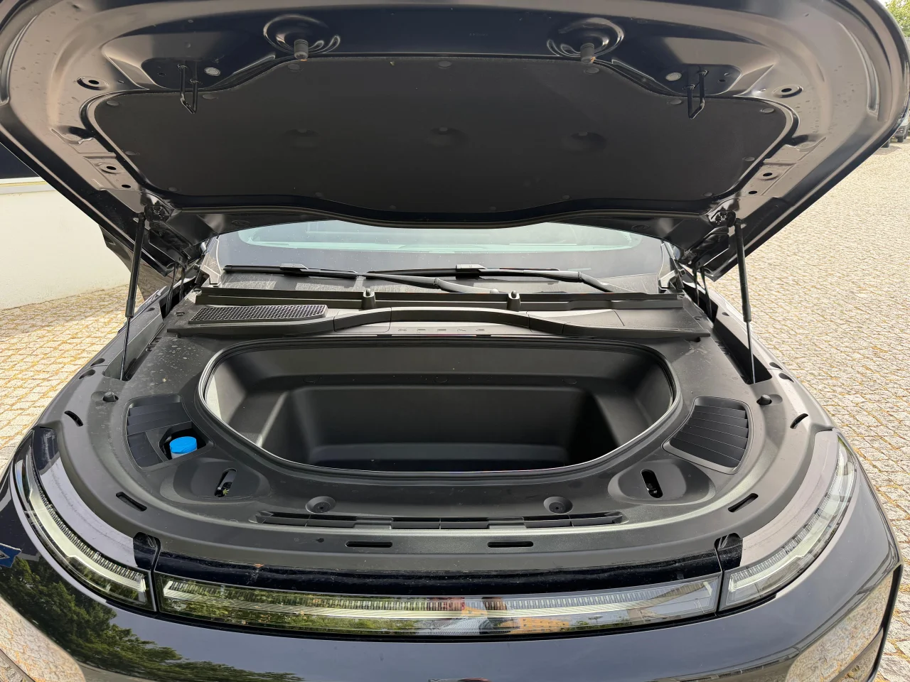 Xpeng	G9 MY 25	RWD Standard Range 79kwh 17