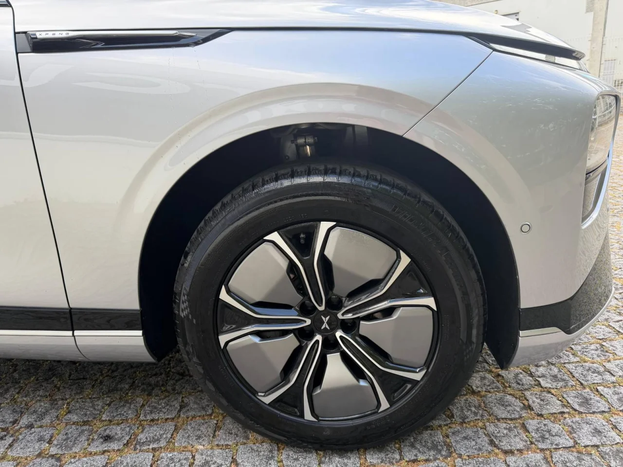 Xpeng	G9 RWD Long Range 98kWh - Pack Premium 17