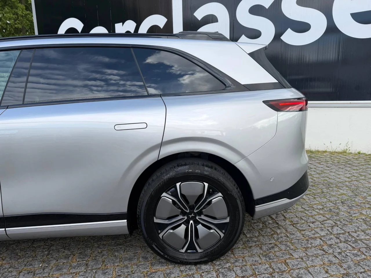 Xpeng	G9 RWD Long Range 98kWh - Pack Premium 18