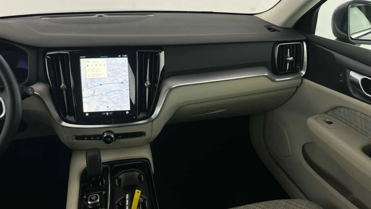 Volvo V60 T6 Core PHEV 2