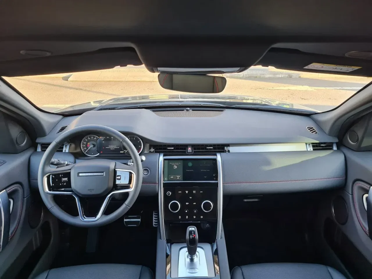 Land Rover Discovery Sport 1.5 I3 P300e AWD 1