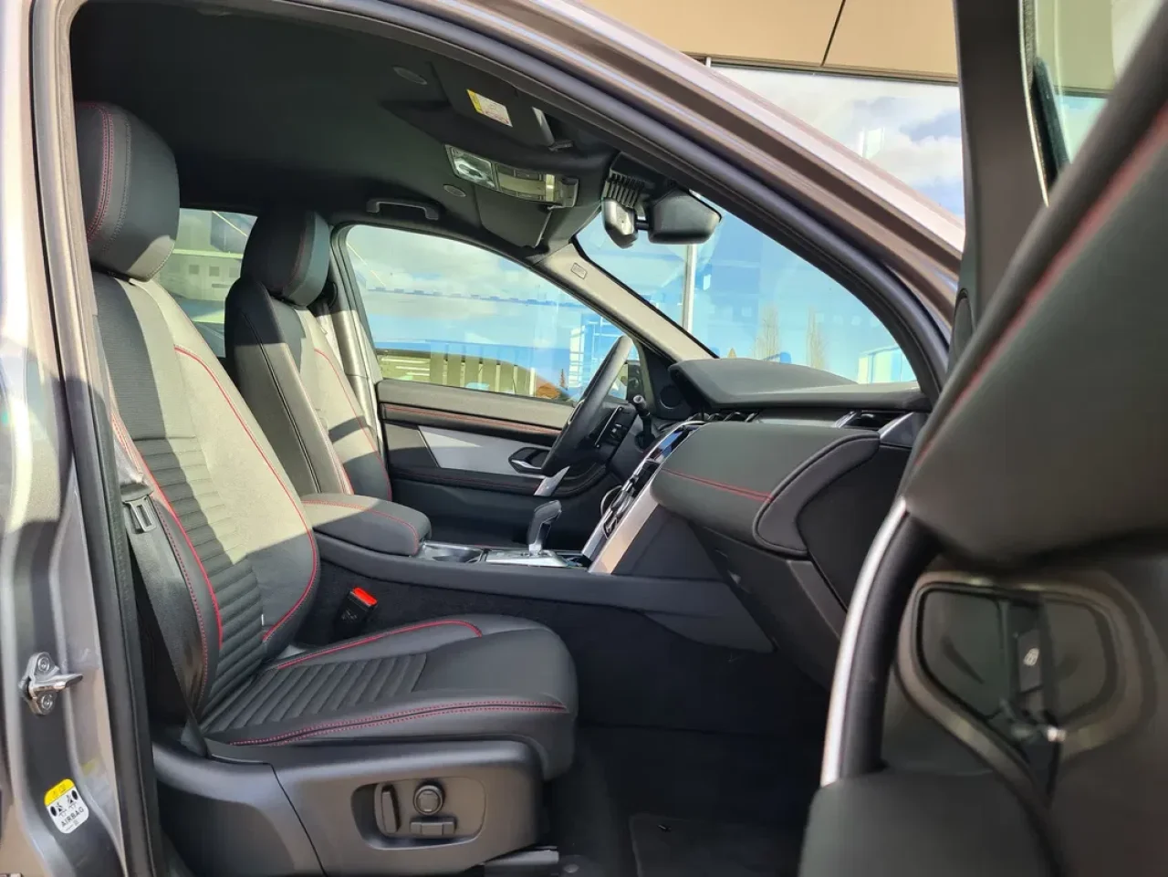 Land Rover Discovery Sport 1.5 I3 P300e AWD 3