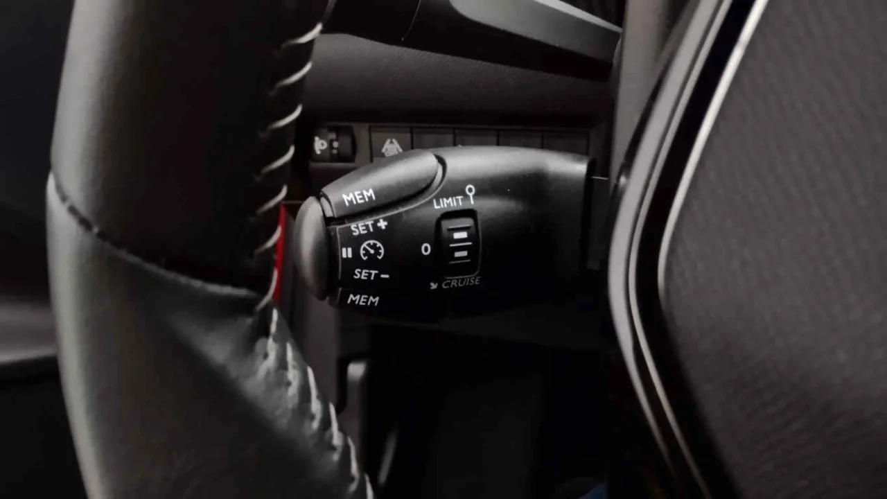 Peugeot e-208 Active Pack 50 kwh 4