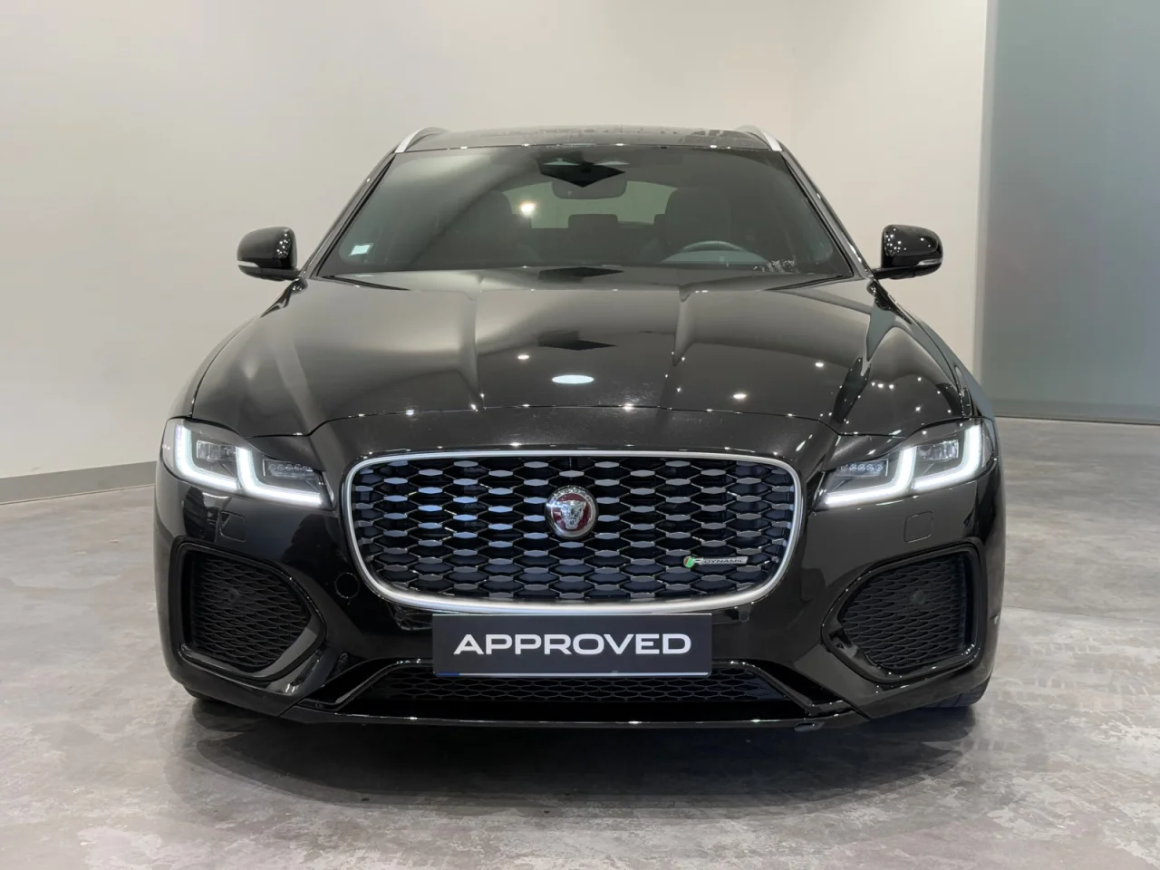 Jaguar XF Sportbrake 2.0 D200 R-Dynamic S 14
