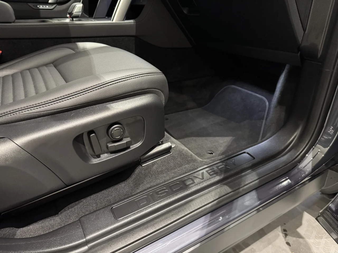 Land Rover Discovery Sport AWD S 4