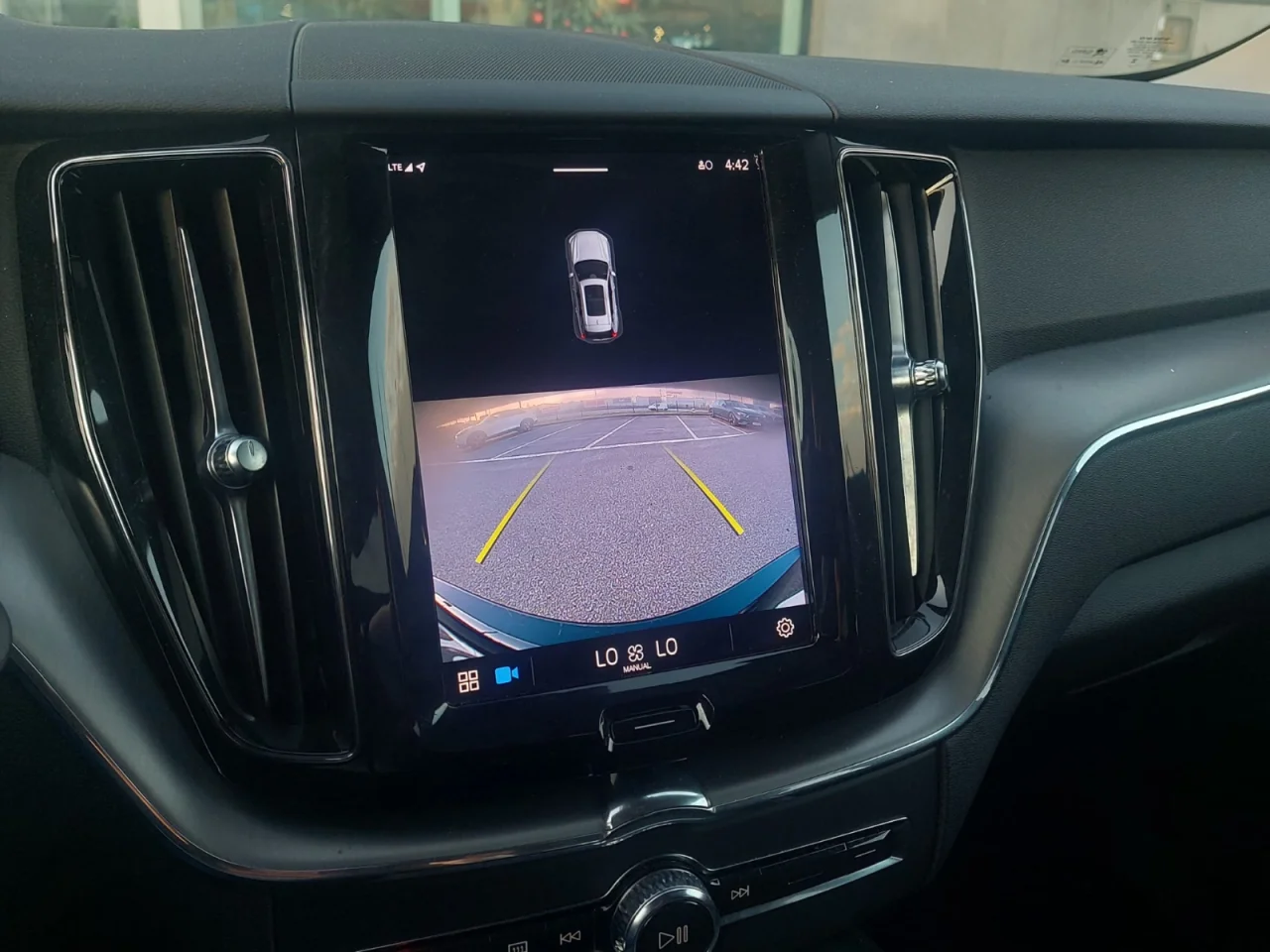 Volvo XC60 B4 Momentum 5