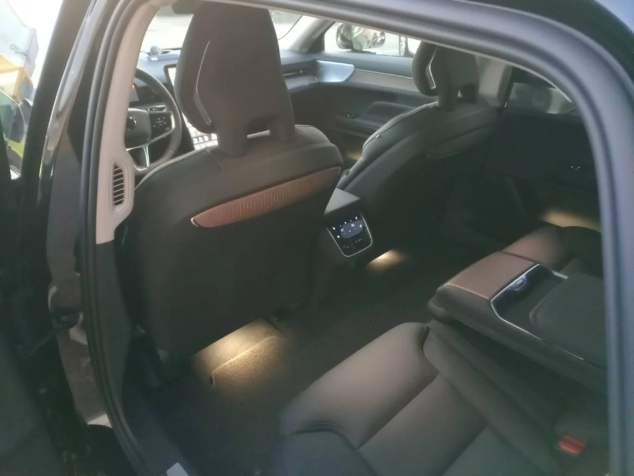 Volvo ES90 	Ultra Single Motor Extended Range RWD 333cv 2