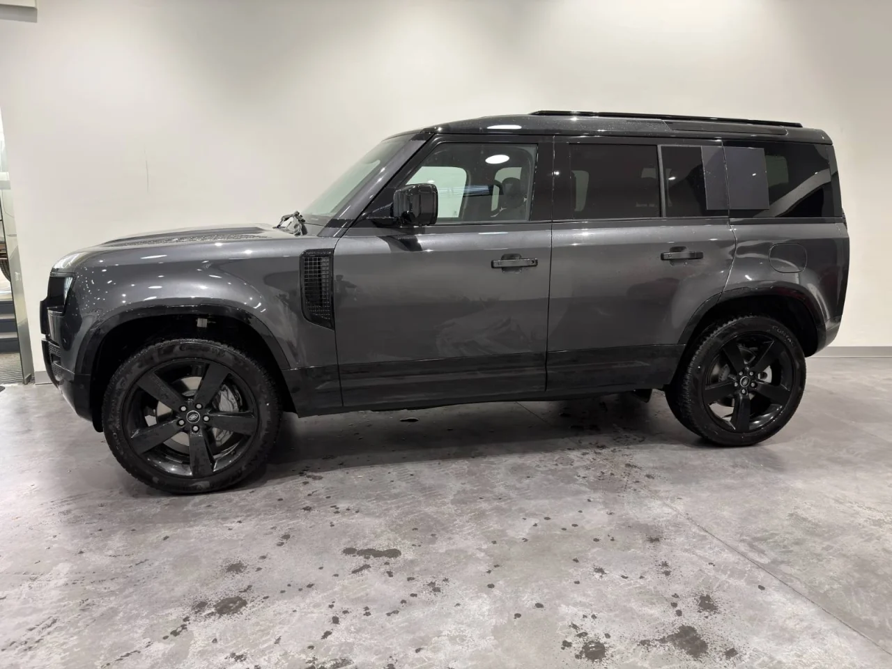 Land Rover Defender 110 P 300 e PHEV X-Dynamic SE 7