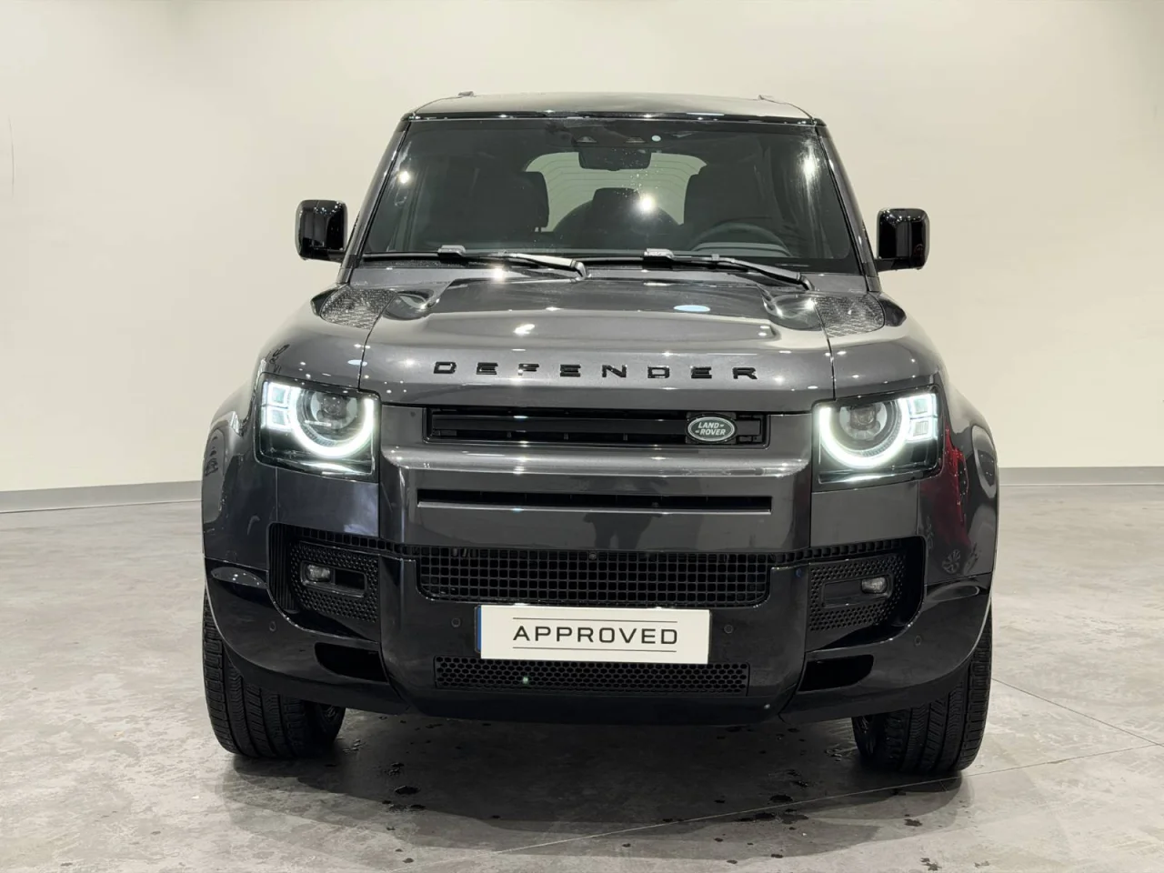 Land Rover Defender 110 P 300 e PHEV X-Dynamic SE 11