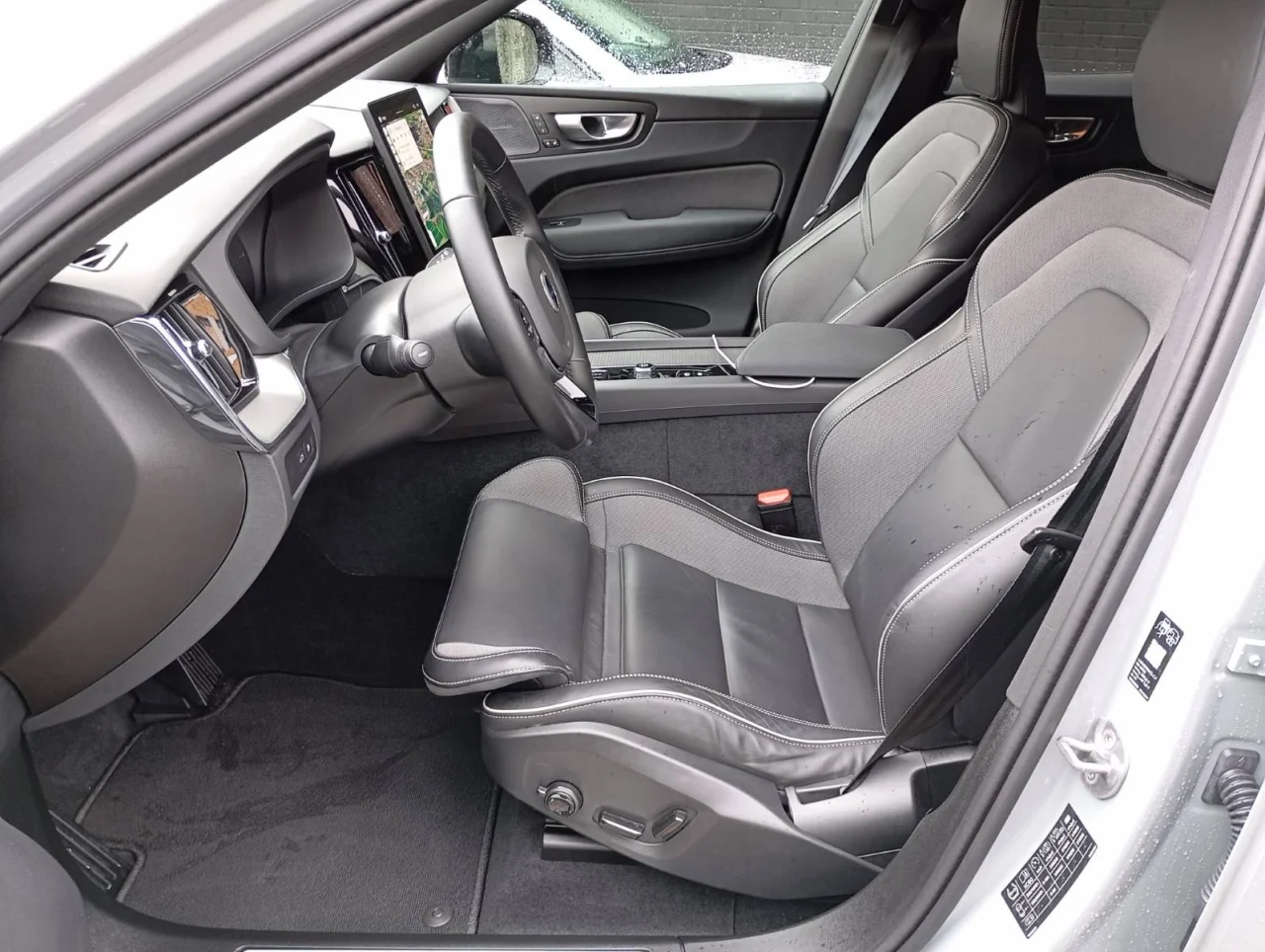 Volvo XC60 T6  Black Edition PHEV 4