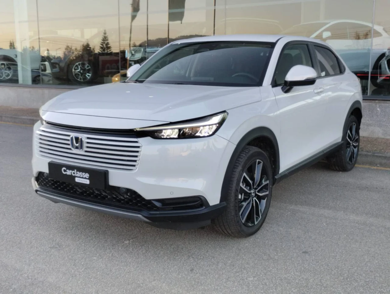 Honda HR-V	1.5 HEV ELEGANCE