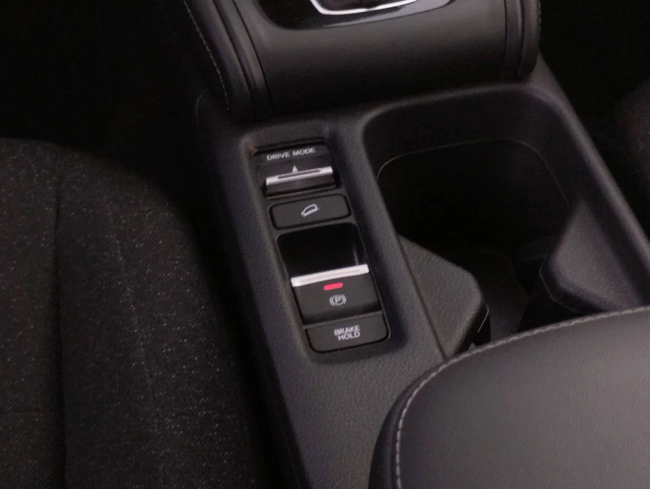 Honda HR-V	1.5 HEV ELEGANCE 7