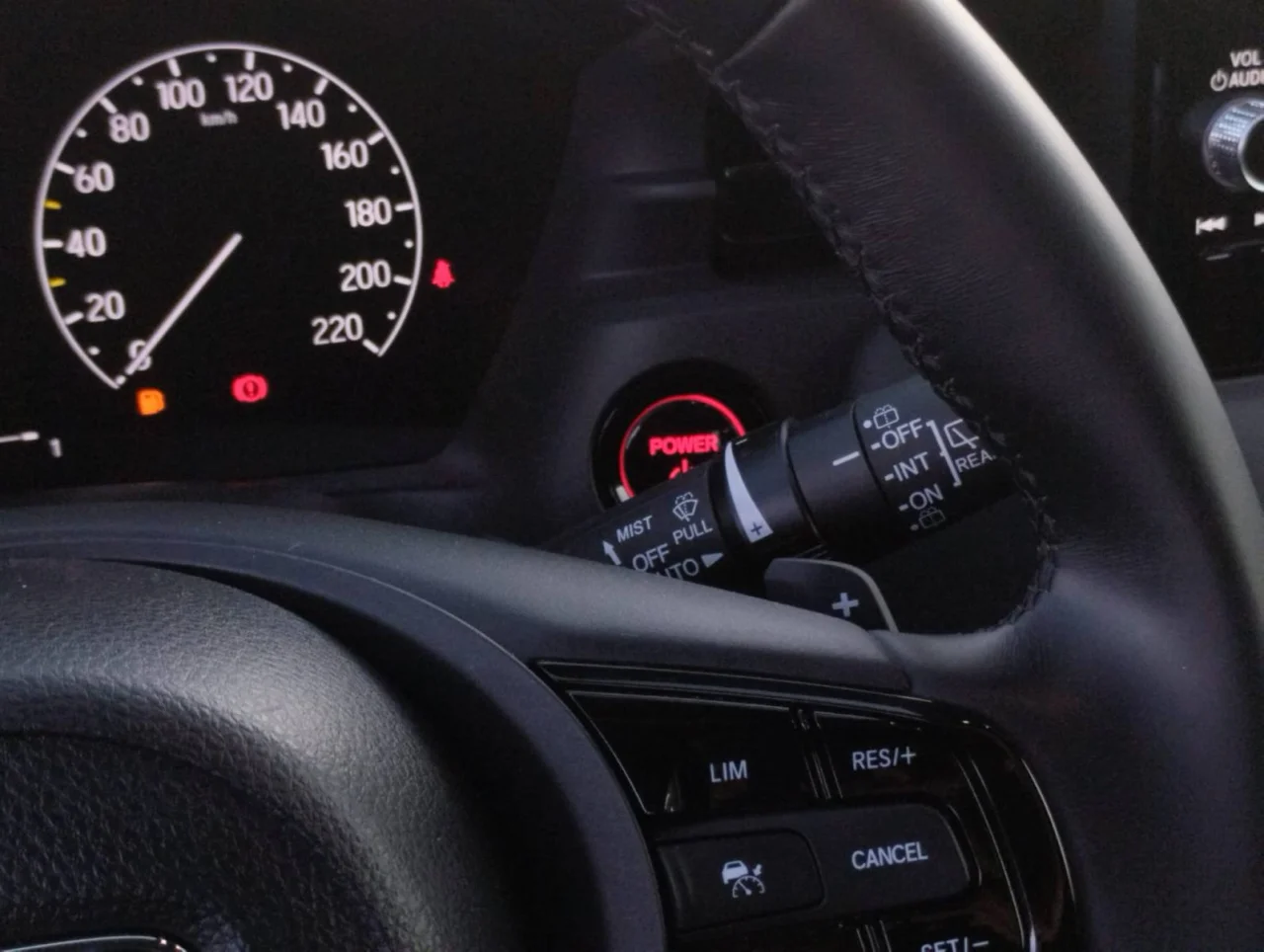 Honda HR-V	1.5 HEV ELEGANCE 9