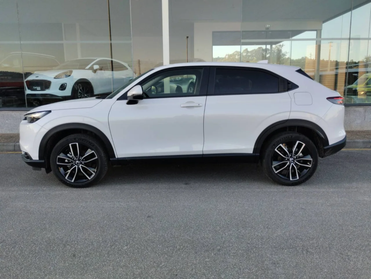 Honda HR-V	1.5 HEV ELEGANCE 15