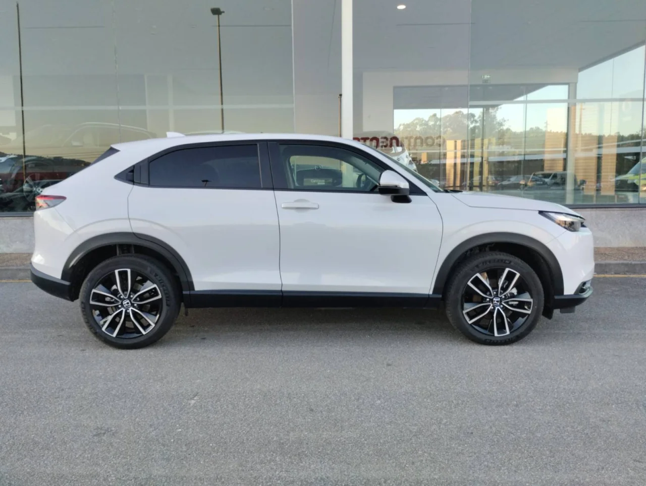 Honda HR-V	1.5 HEV ELEGANCE 16