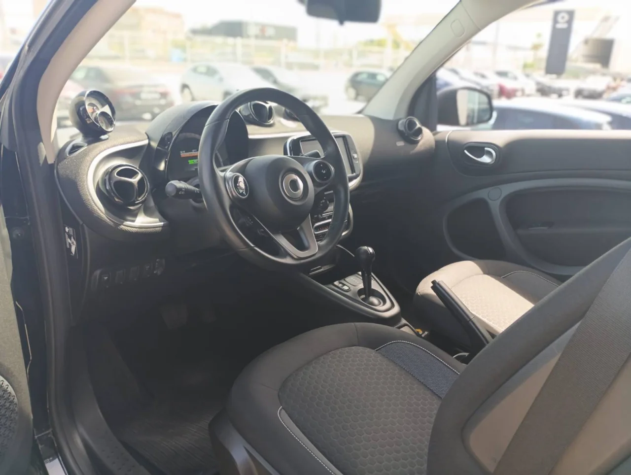 Smart Fortwo EQ Cabrio 2