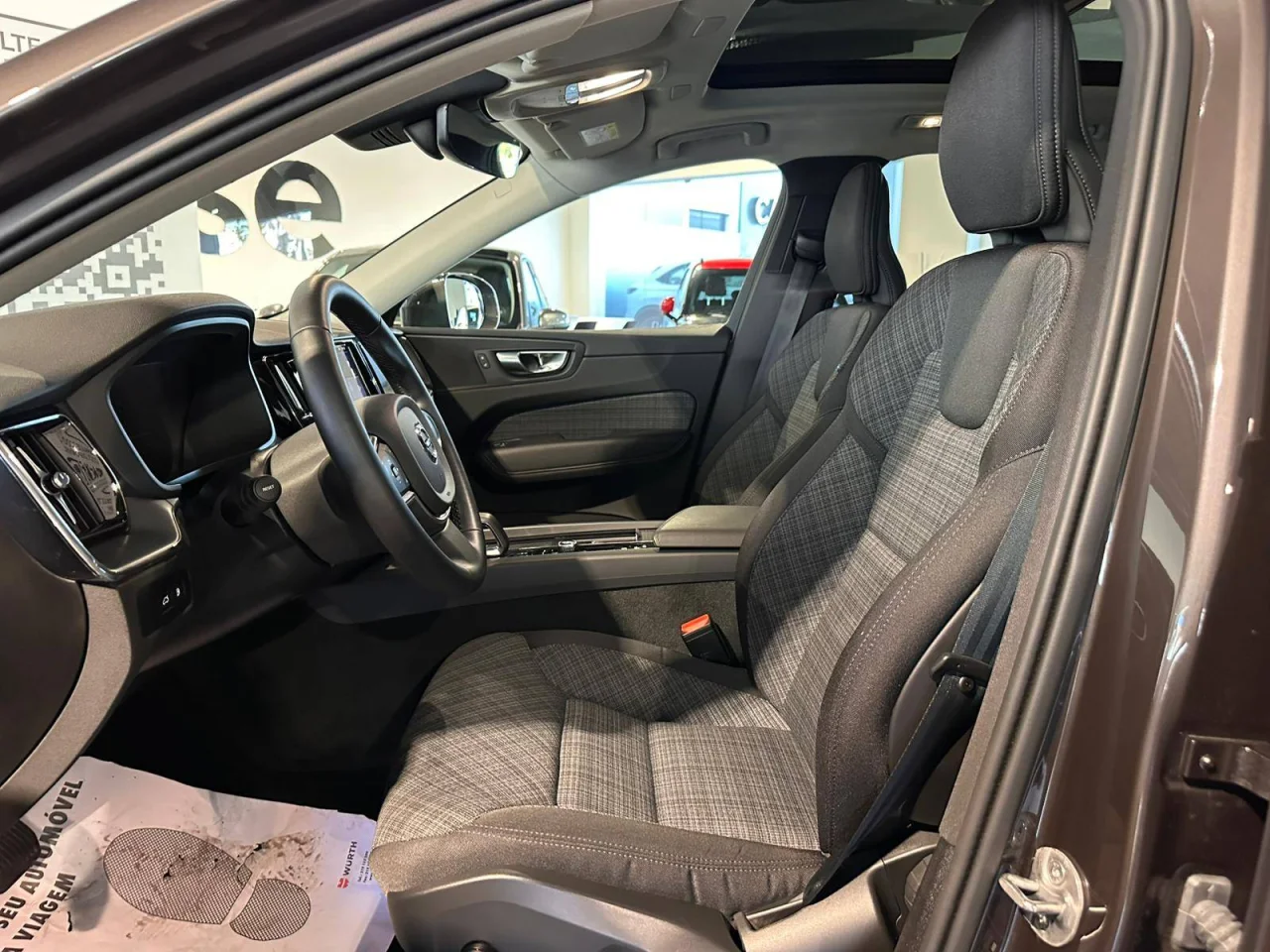 Volvo XC60 T6 Core PHEV 2
