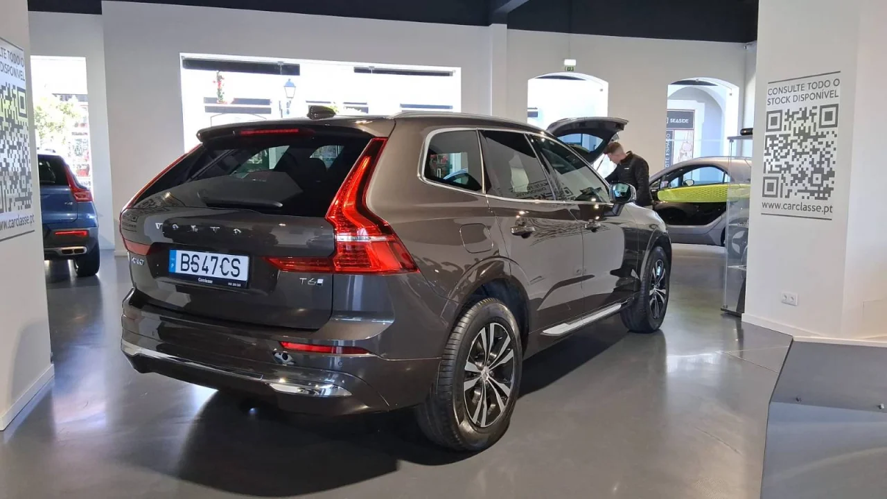 Volvo XC60 T6 Core PHEV 4