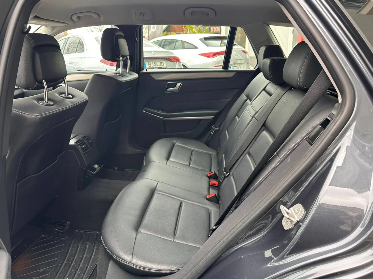 Mercedes-Benz E 220 BlueTEC Avantgarde Auto 5