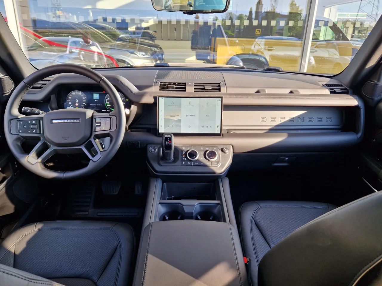 Land Rover Defender 2.0 P300e 110 AWD X-Dynamic SE 1