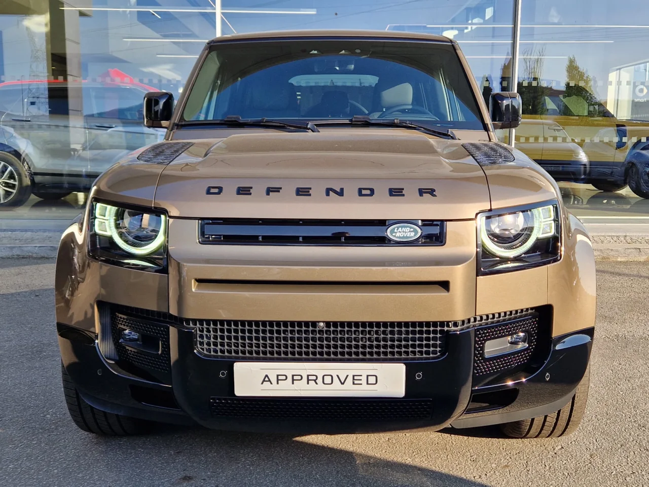 Land Rover Defender 2.0 P300e 110 AWD X-Dynamic SE 10