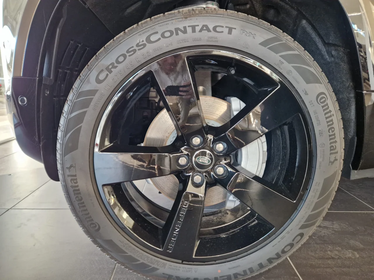 Land Rover Defender 2.0 P300e 110 AWD X-Dynamic SE 11