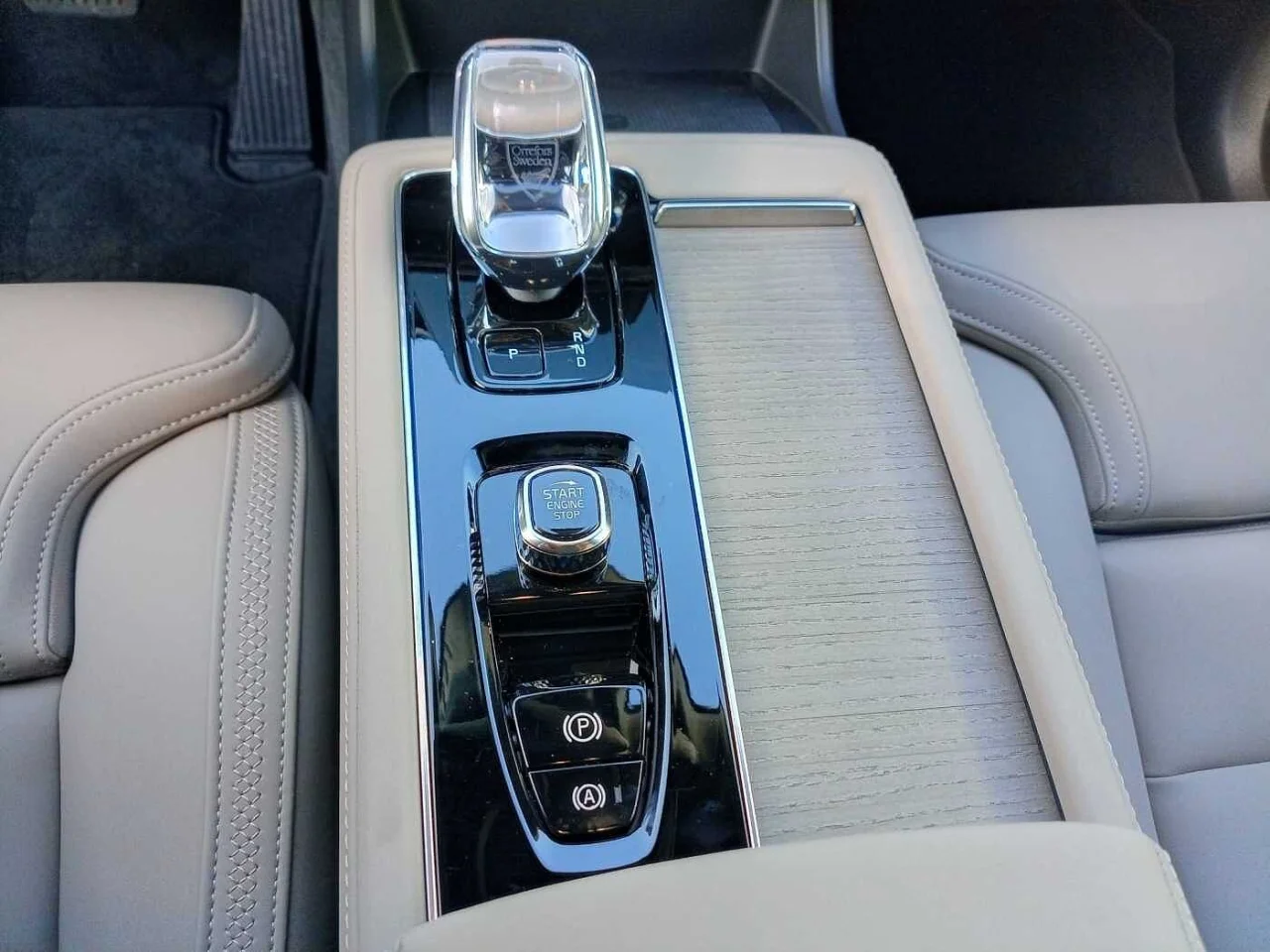 "Volvo XC90 T8 Plus Bright PHEV 9