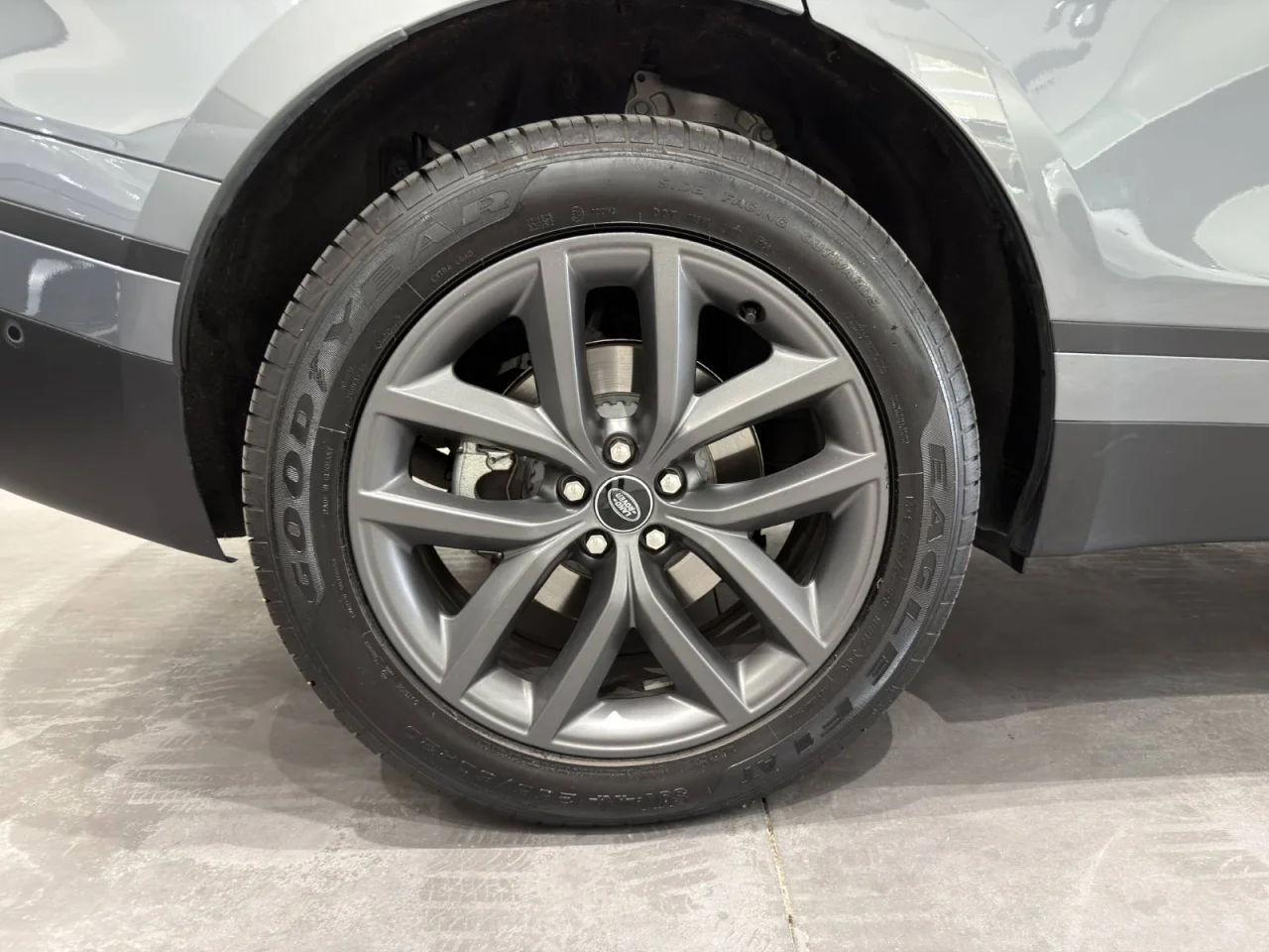 Land Rover Range Rover Velar 2.0 P400e AWD S 13