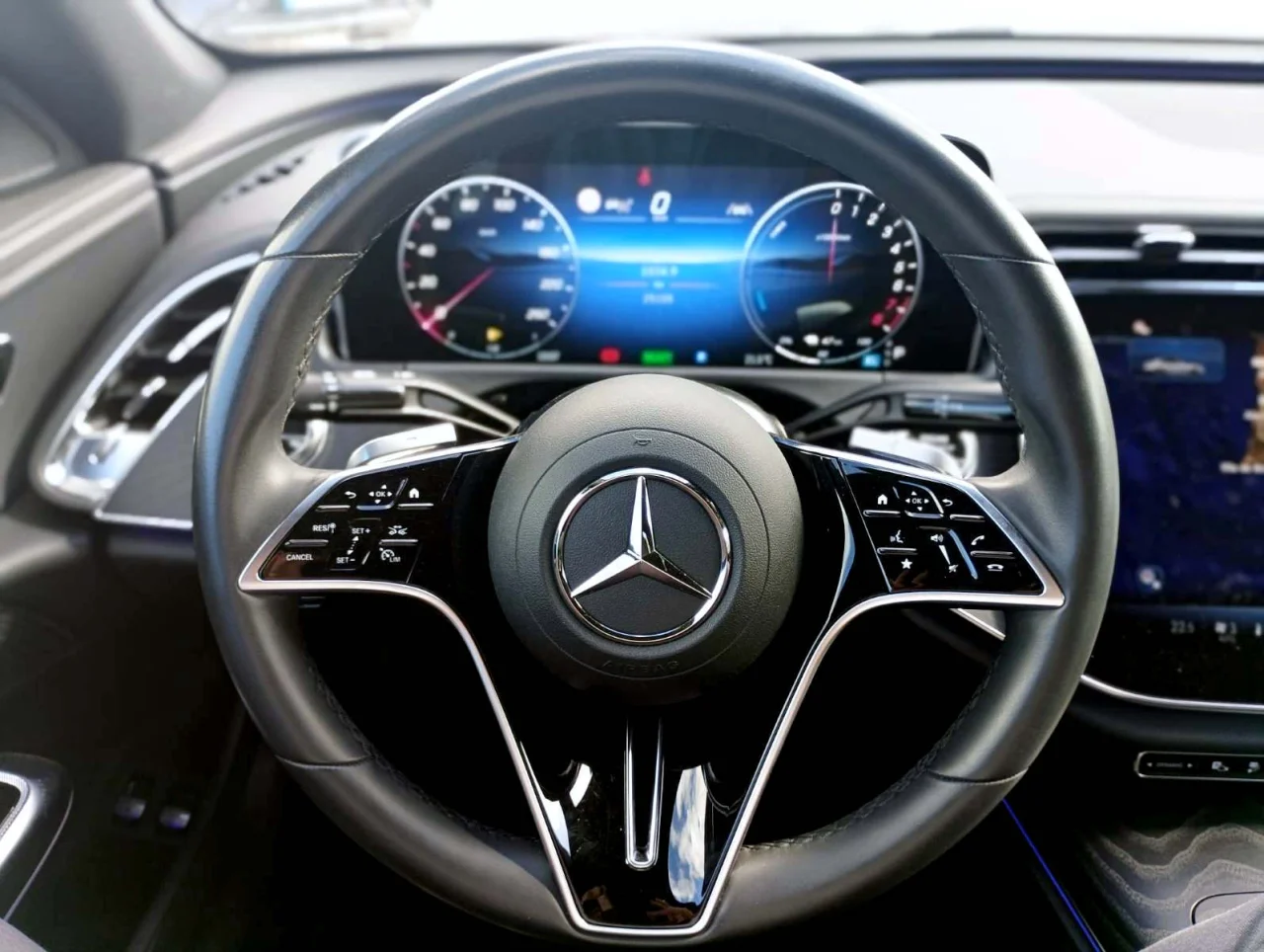 Mercedes Classe E 300e Avantgarde Advanced Limousine 3