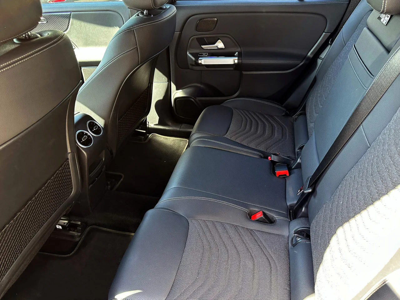Mercedes Classe EQB 250+ Progressive Advanced Plus 7 Lugares 3