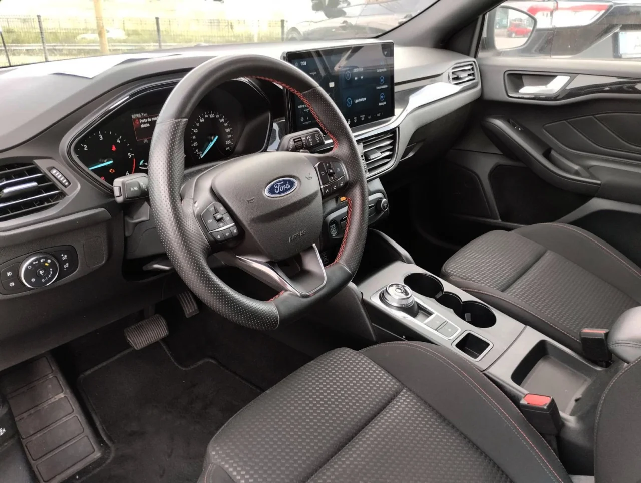 Ford Focus St Line 1.5 Ecoblue - Caixa Automática 1