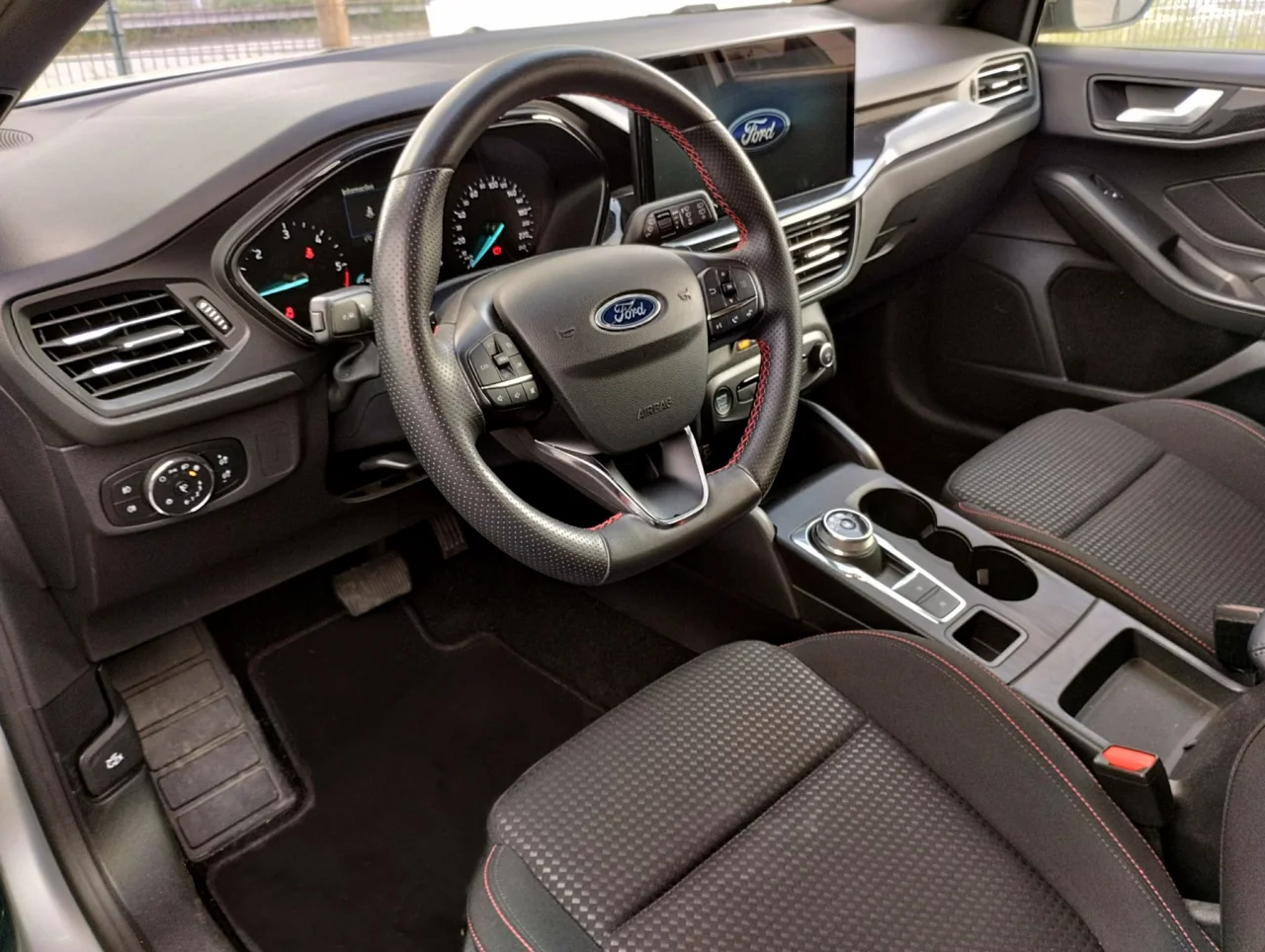 Ford FOcus SW St Line 1.5 Ecoblue - Caixa automática 1